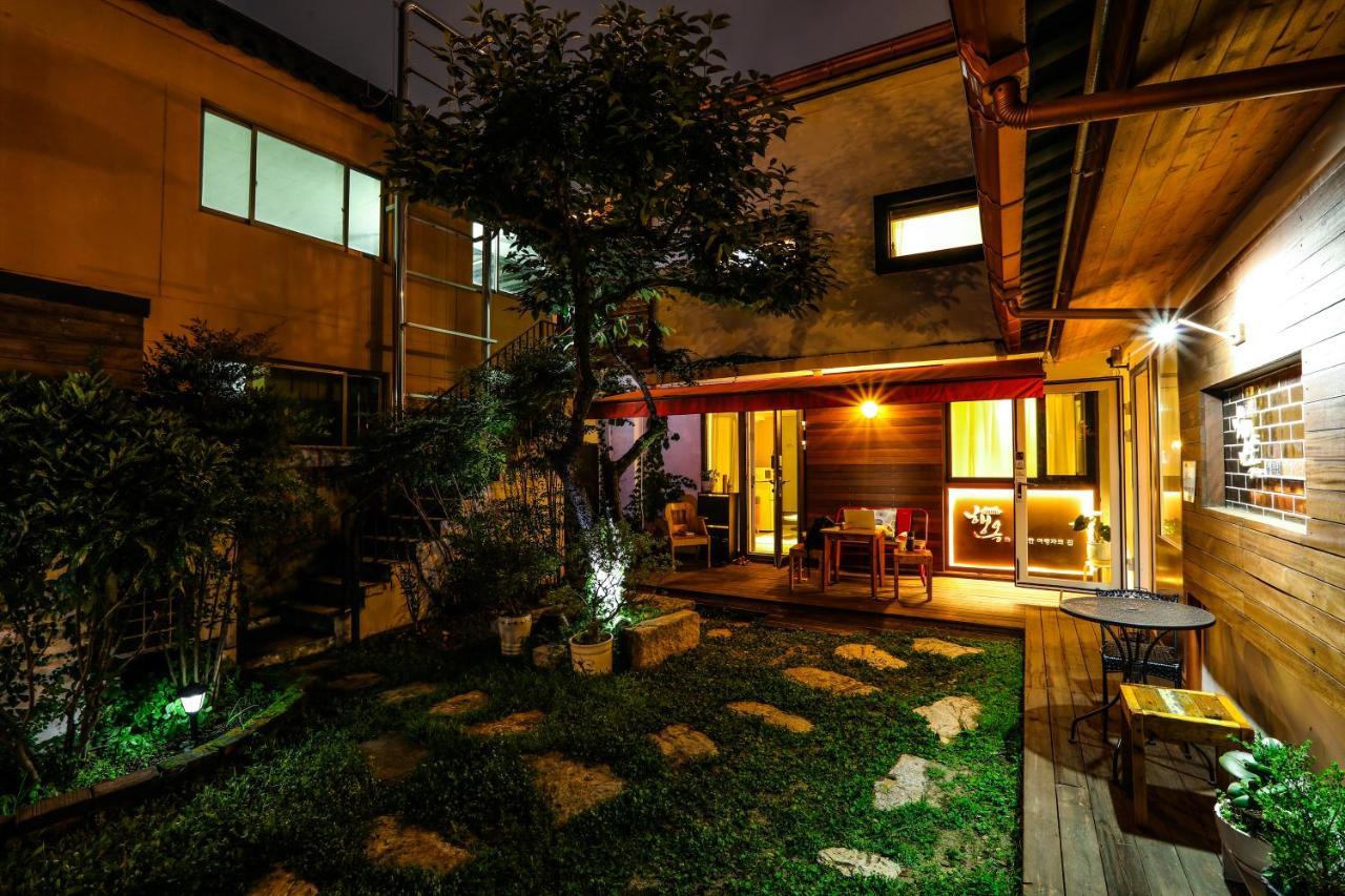 Haengok Guesthouse จอนจู ภายนอก รูปภาพ
