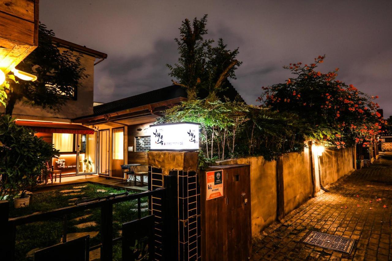 Haengok Guesthouse จอนจู ภายนอก รูปภาพ
