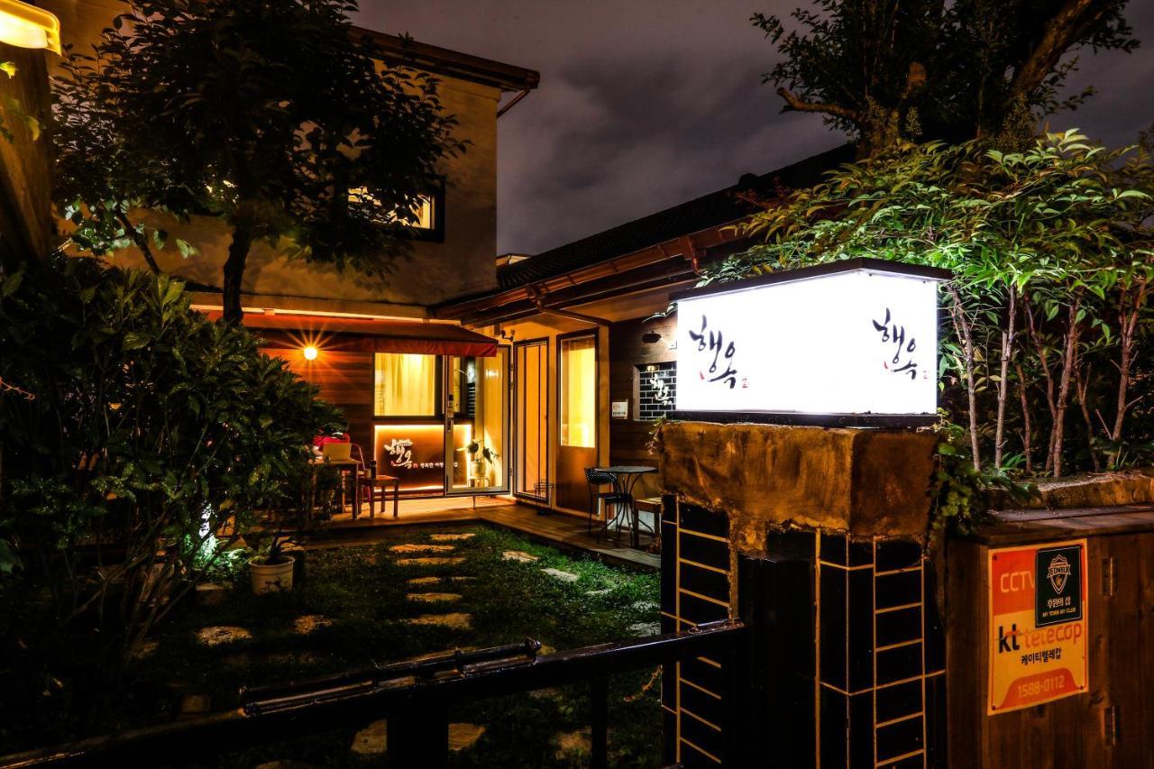 Haengok Guesthouse จอนจู ภายนอก รูปภาพ