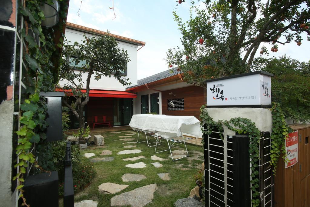 Haengok Guesthouse จอนจู ภายนอก รูปภาพ